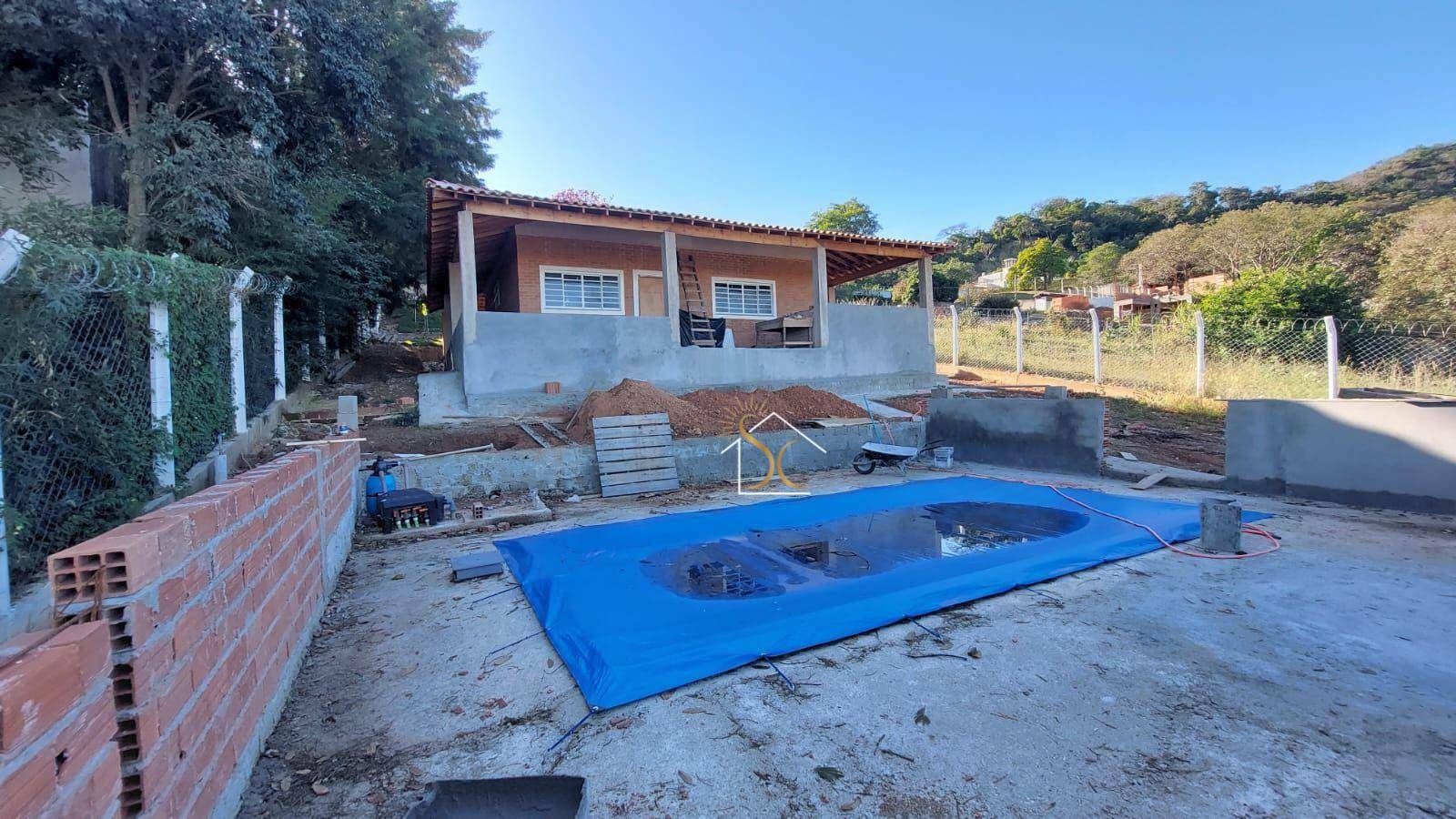 Chácara à venda com 3 quartos, 187m² - Foto 1
