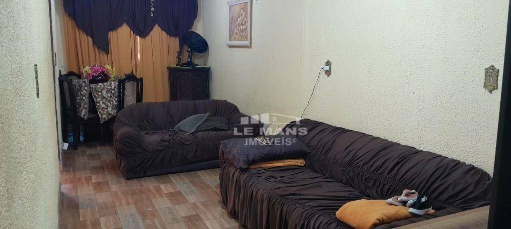 Casa à venda com 2 quartos, 140m² - Foto 2