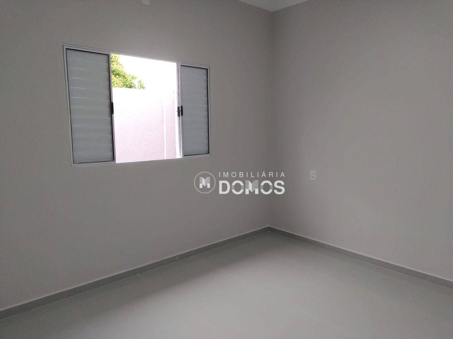 Casa à venda com 2 quartos, 80m² - Foto 2