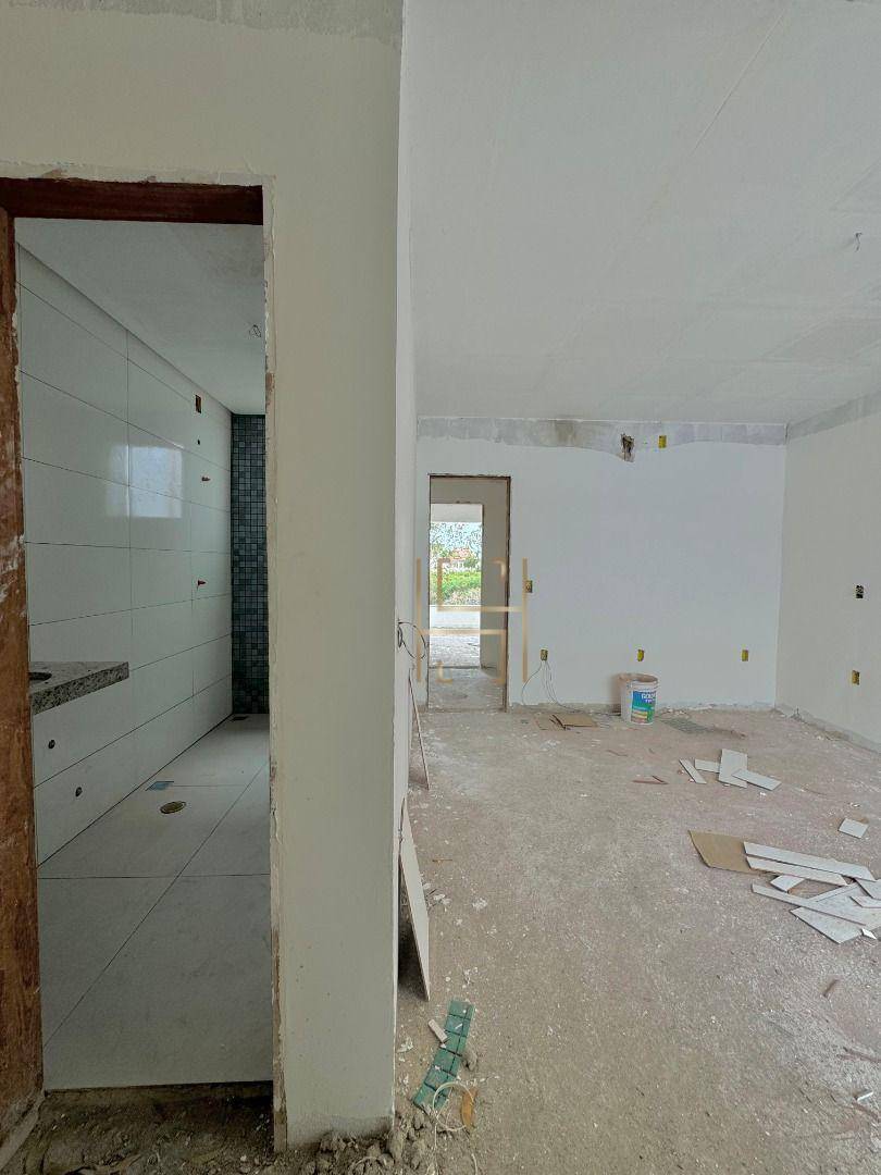 Casa à venda com 3 quartos, 100m² - Foto 14