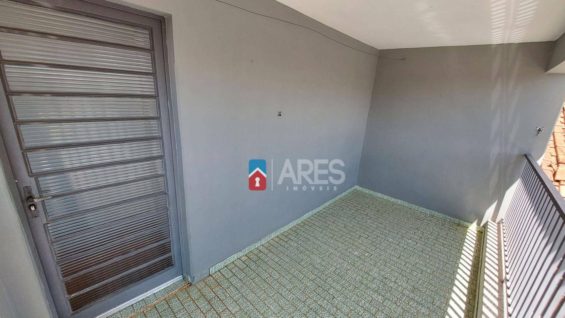 Casa para alugar com 4 quartos, 220m² - Foto 3