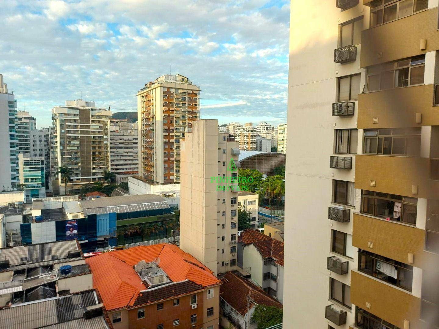 Apartamento à venda com 3 quartos, 157m² - Foto 9