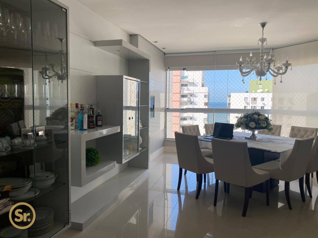 Apartamento à venda com 3 quartos, 125m² - Foto 1