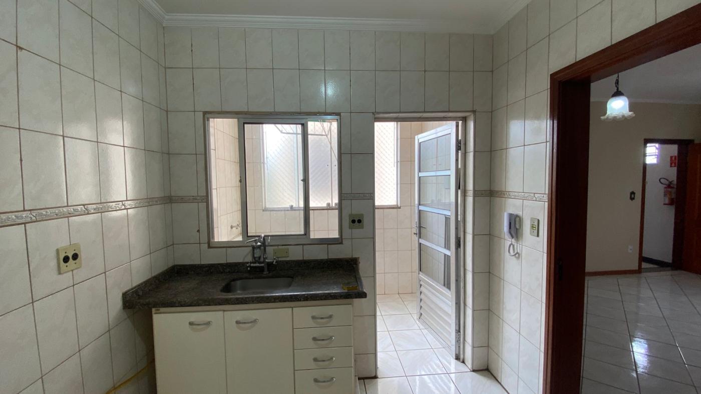 Apartamento para alugar com 2 quartos, 65m² - Foto 16