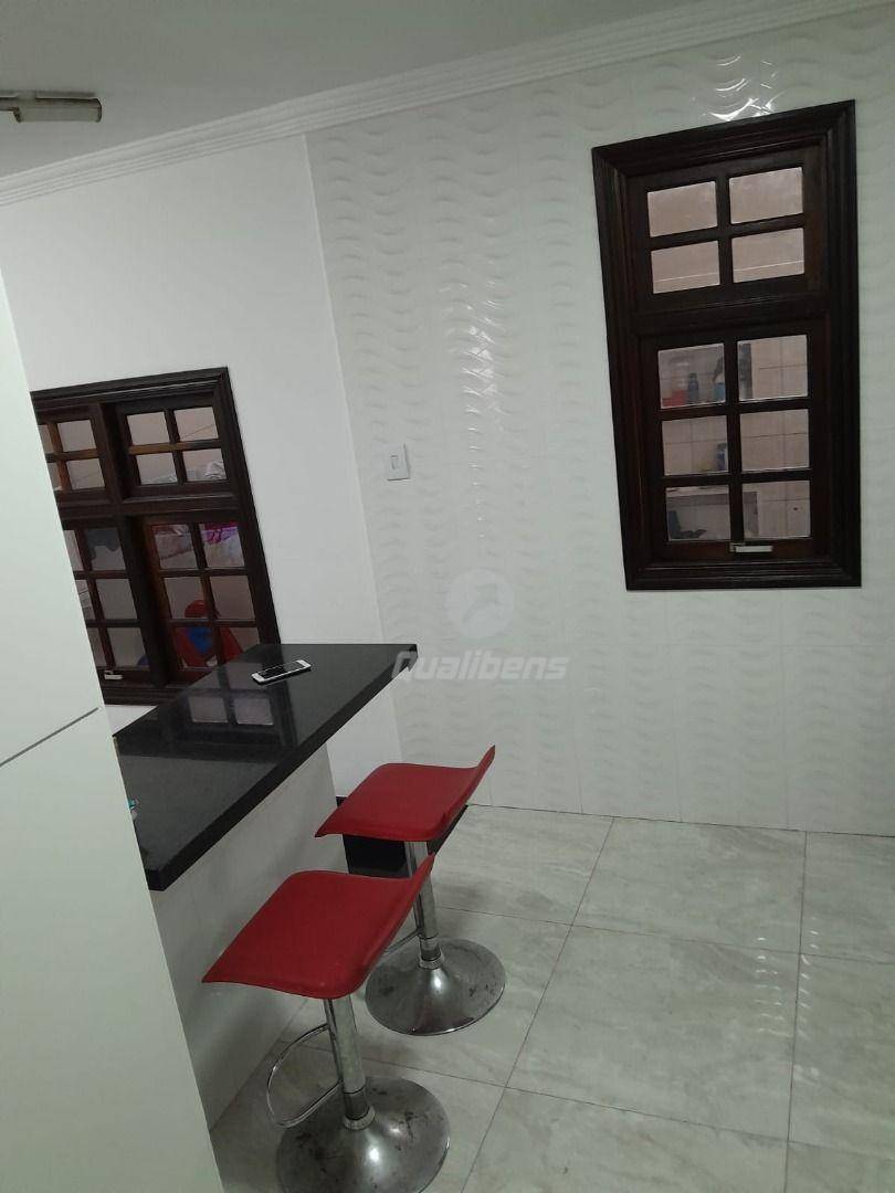 Casa à venda com 3 quartos, 230m² - Foto 9