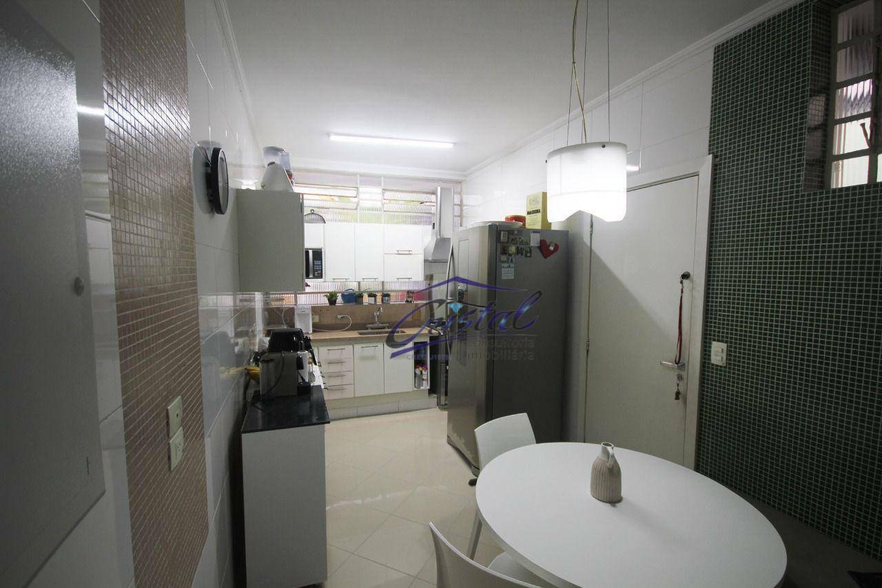 Casa à venda com 3 quartos, 200m² - Foto 3