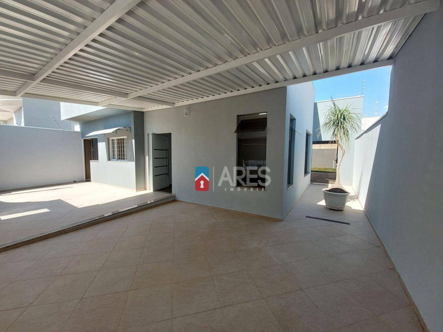 Casa à venda com 3 quartos, 160m² - Foto 2