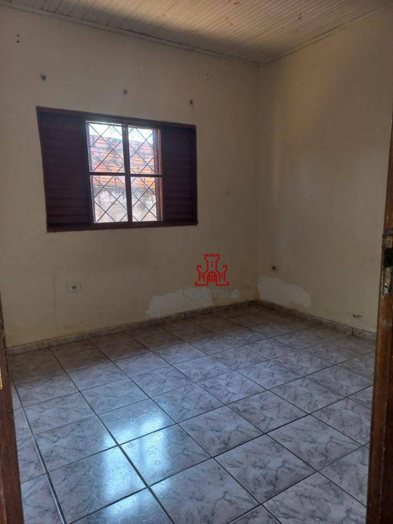 Casa à venda com 2 quartos, 90m² - Foto 8