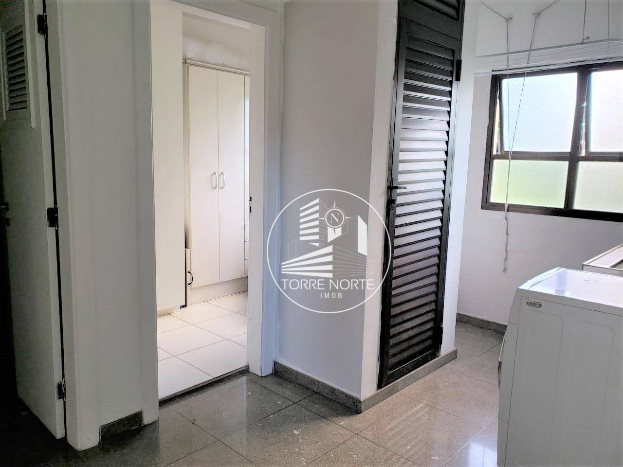 Apartamento à venda com 4 quartos, 320m² - Foto 7