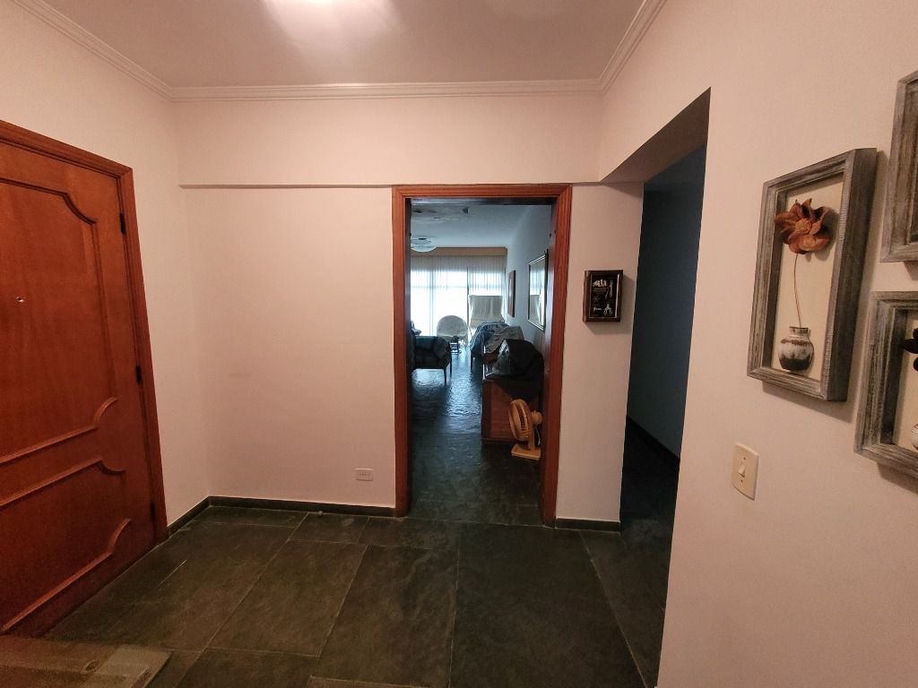 Apartamento à venda com 3 quartos, 140m² - Foto 3