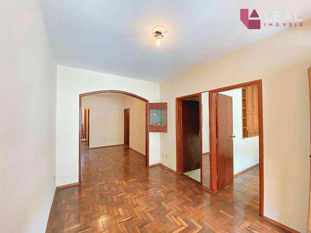 Casa à venda com 4 quartos, 240m² - Foto 6