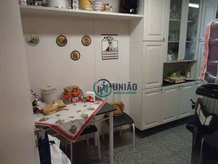 Apartamento à venda com 4 quartos, 190m² - Foto 9