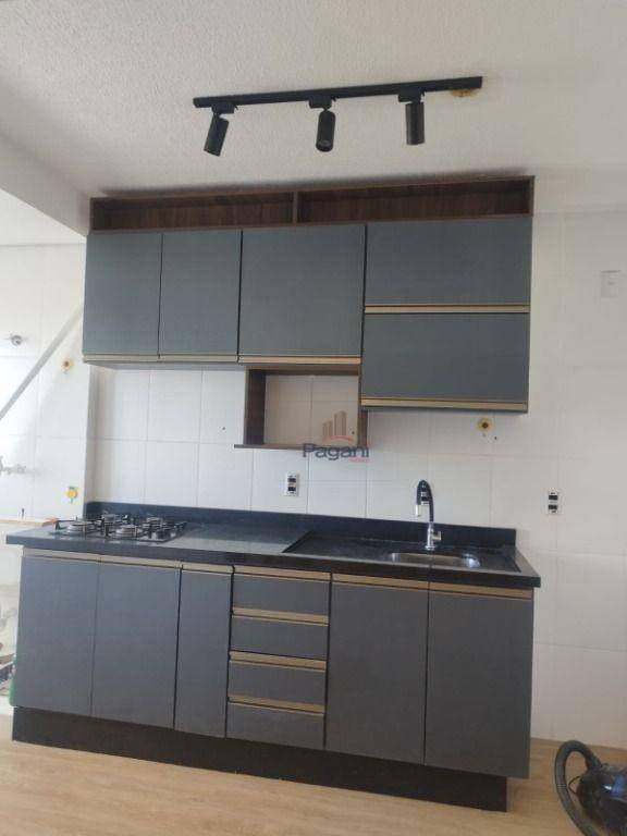 Apartamento à venda com 2 quartos, 62m² - Foto 2