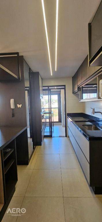 Apartamento à venda com 3 quartos, 134m² - Foto 4