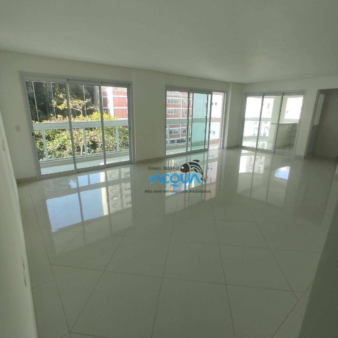 Apartamento à venda com 3 quartos, 176m² - Foto 2