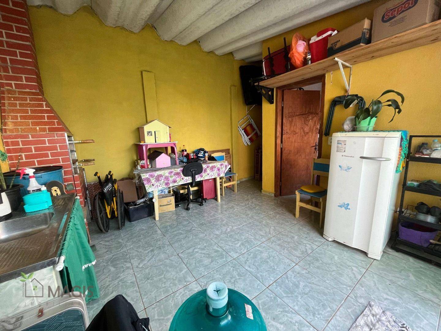 Casa à venda com 4 quartos, 200m² - Foto 12