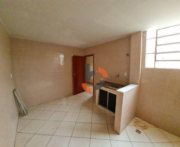 Casa à venda com 6 quartos, 176m² - Foto 11