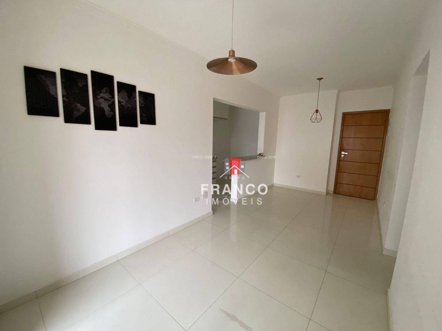 Apartamento à venda com 2 quartos, 75m² - Foto 2