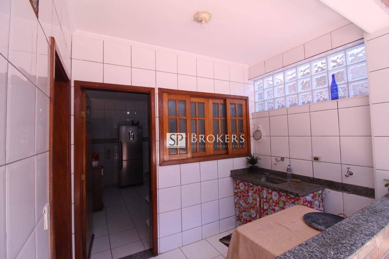 Casa à venda com 3 quartos, 191m² - Foto 14