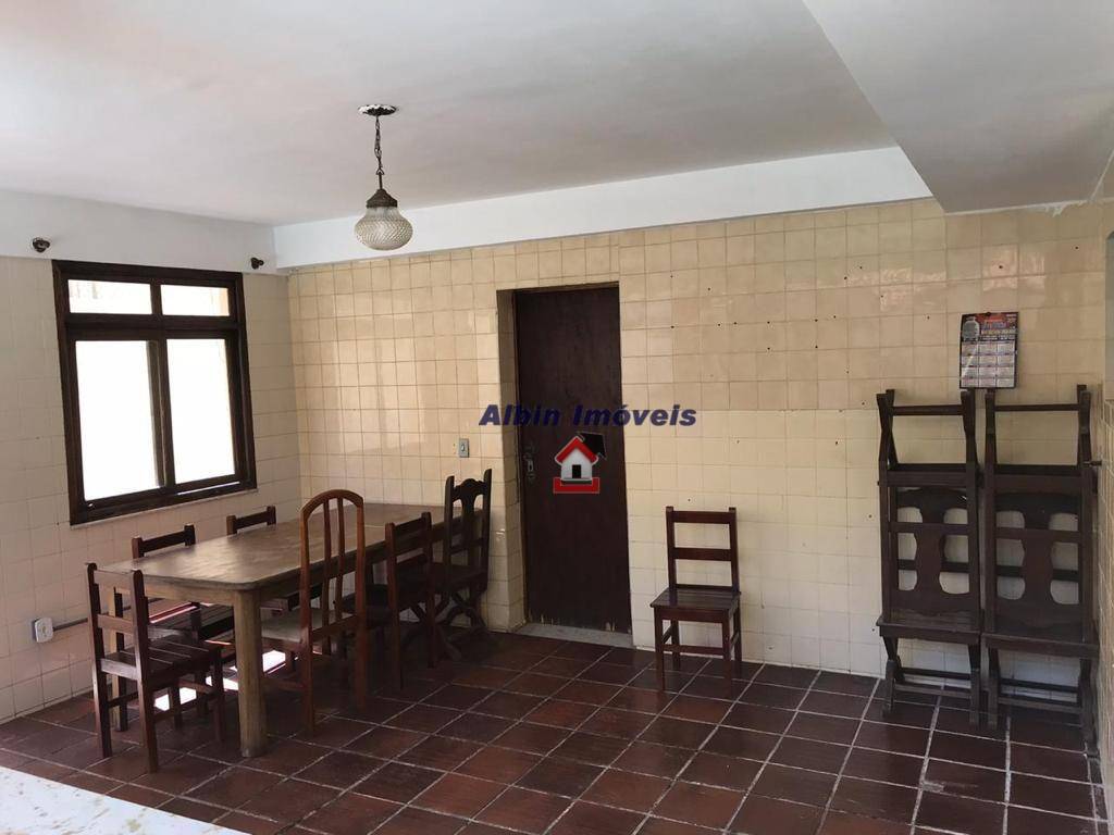 Casa à venda com 8 quartos, 360M2 - Foto 17