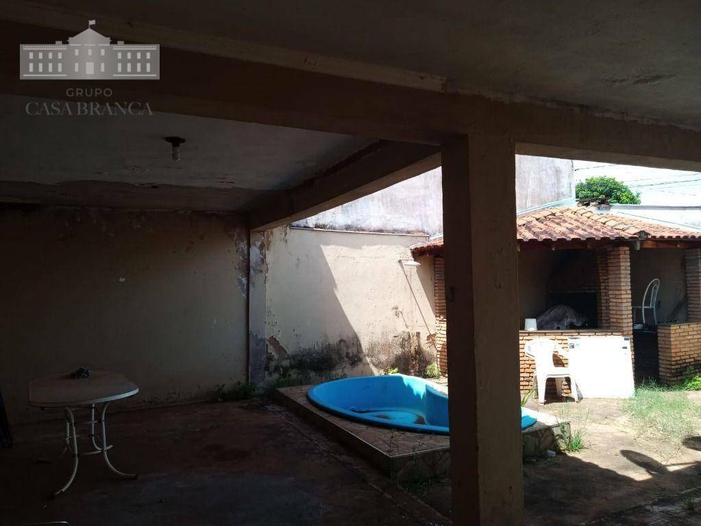 Casa à venda com 3 quartos, 188m² - Foto 2