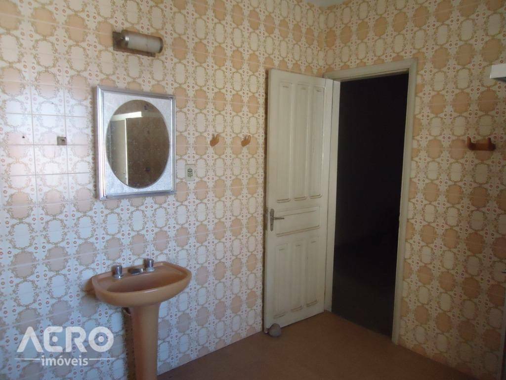 Casa à venda com 7 quartos, 350m² - Foto 22