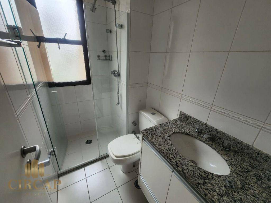 Apartamento para alugar com 3 quartos, 173m² - Foto 14