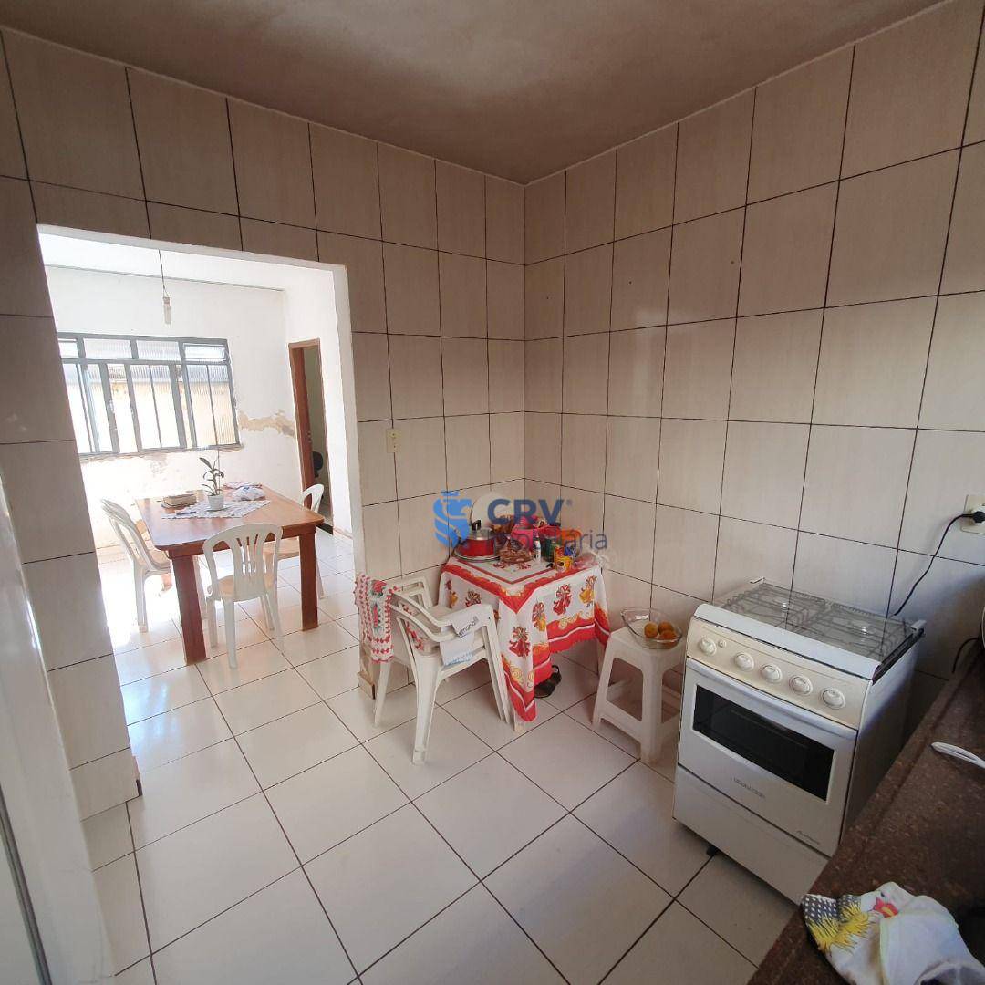 Casa à venda e aluguel com 3 quartos, 150m² - Foto 9