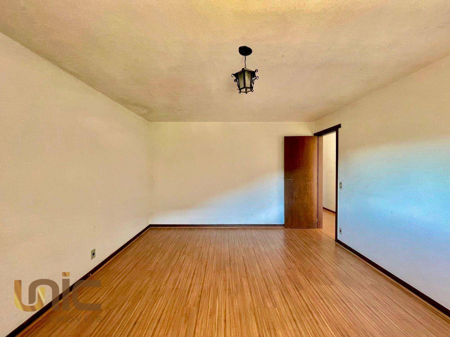 Casa à venda com 4 quartos, 229m² - Foto 13