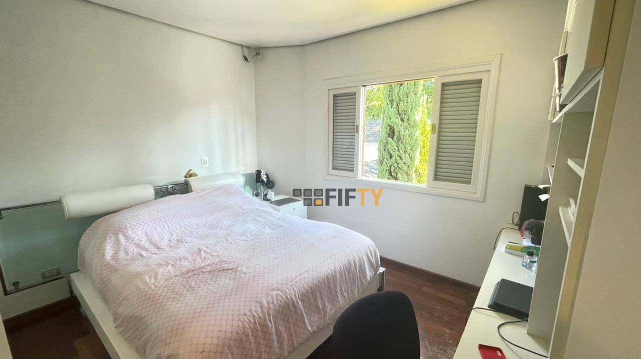 Casa à venda com 4 quartos, 340m² - Foto 18