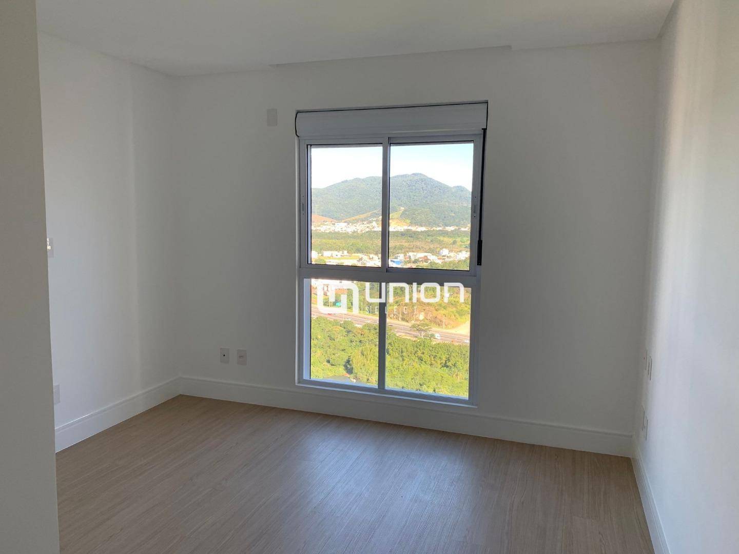 Apartamento à venda com 4 quartos, 153m² - Foto 4