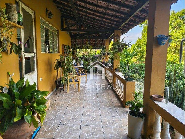 Chácara, 4 quartos, 2000 m² - Foto 1