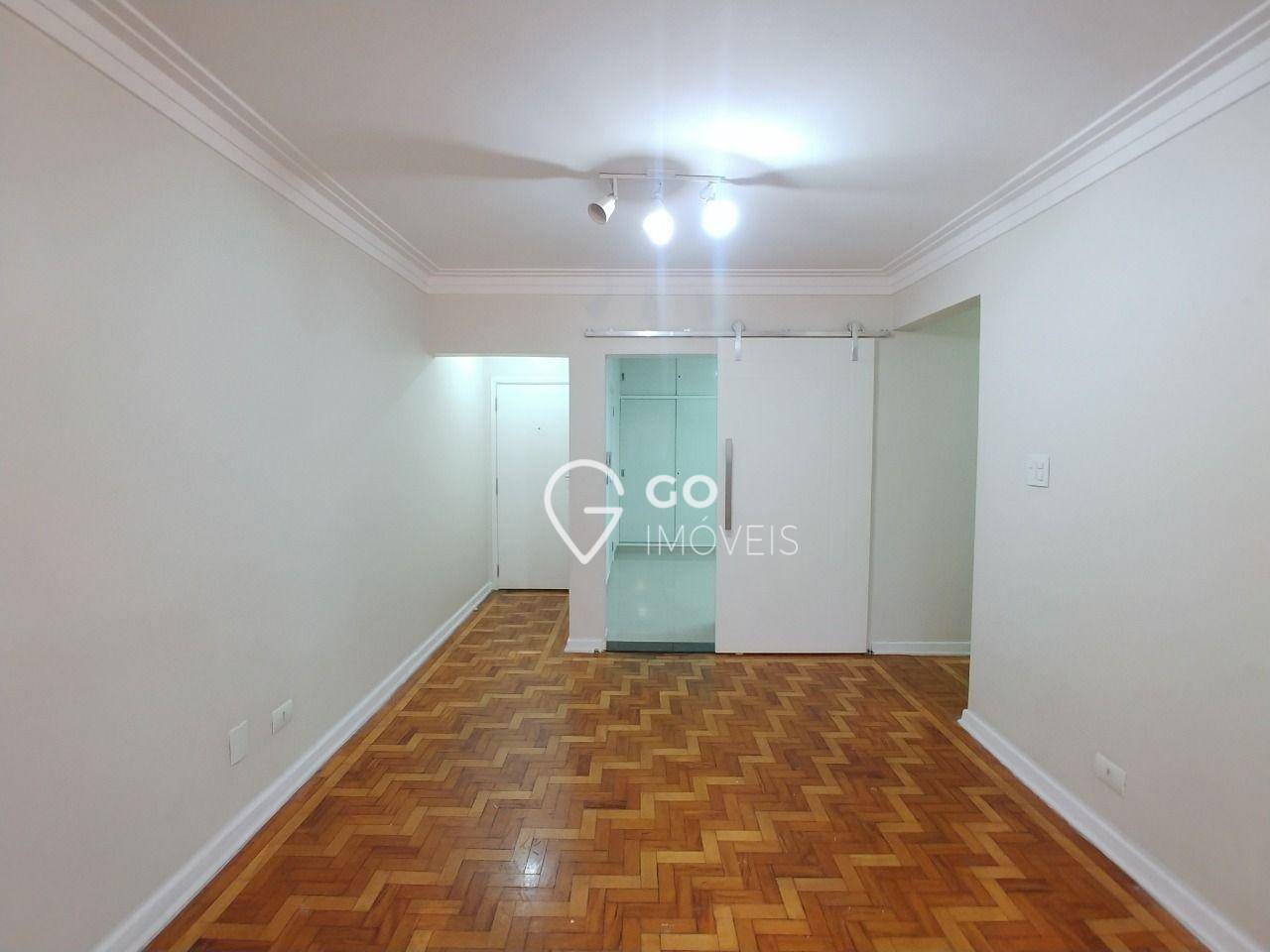 Apartamento para alugar com 3 quartos, 130m² - Foto 2