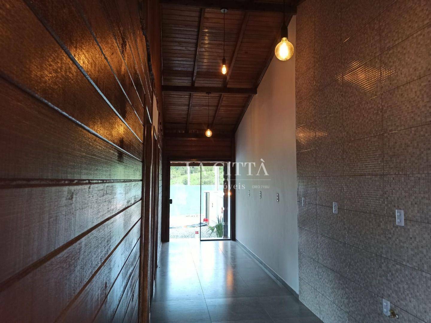 Casa à venda com 2 quartos, 60m² - Foto 3