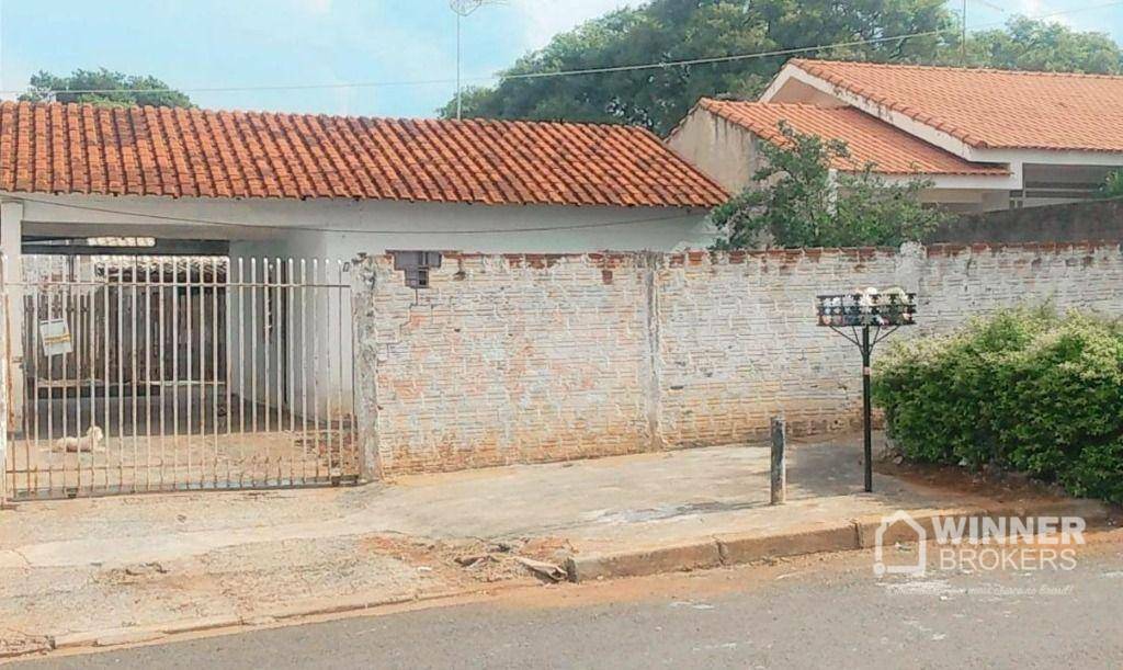 Casa à venda com 4 quartos, 125m² - Foto 1