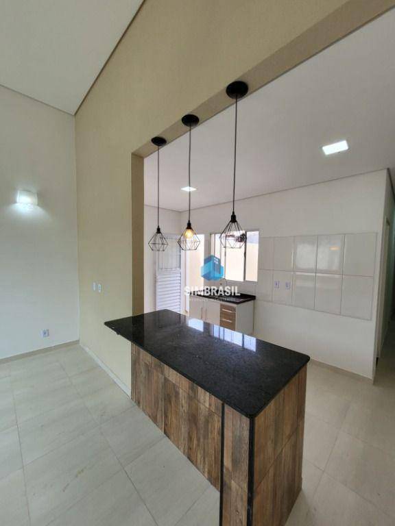 Casa à venda com 2 quartos, 72m² - Foto 4