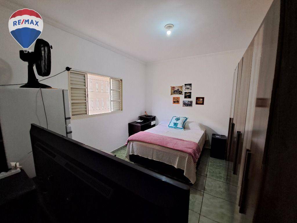 Casa à venda com 2 quartos, 67m² - Foto 4