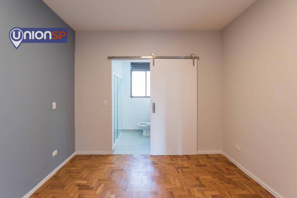 Apartamento à venda com 2 quartos, 67m² - Foto 4