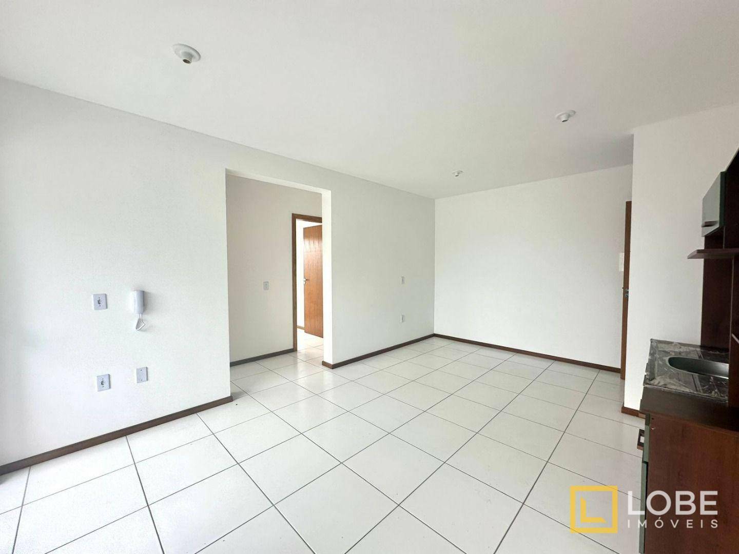 Apartamento à venda com 2 quartos, 62m² - Foto 2