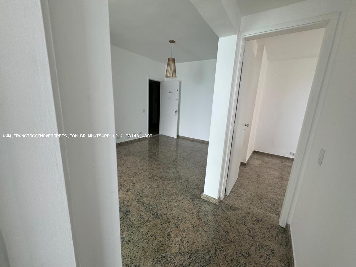 Apartamento à venda com 2 quartos, 72m² - Foto 4