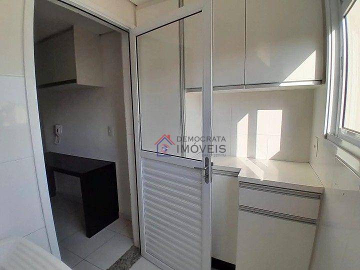 Apartamento à venda com 3 quartos, 78m² - Foto 4