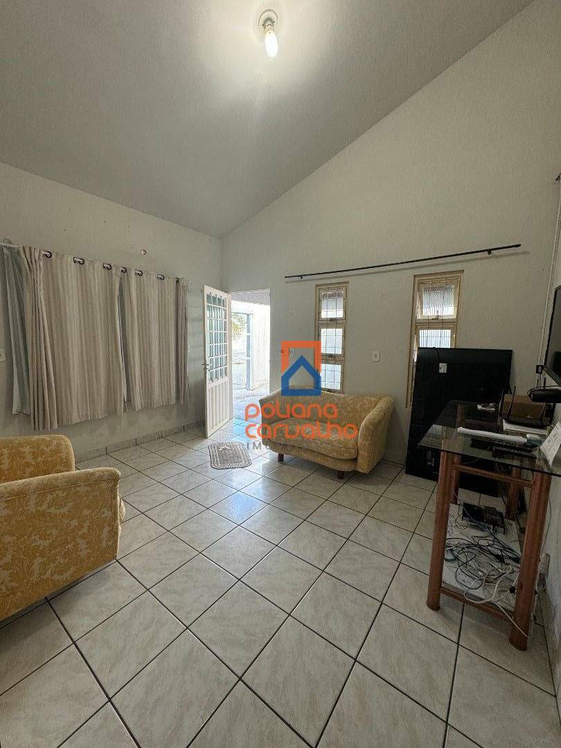 Casa para alugar com 2 quartos, 110m² - Foto 1