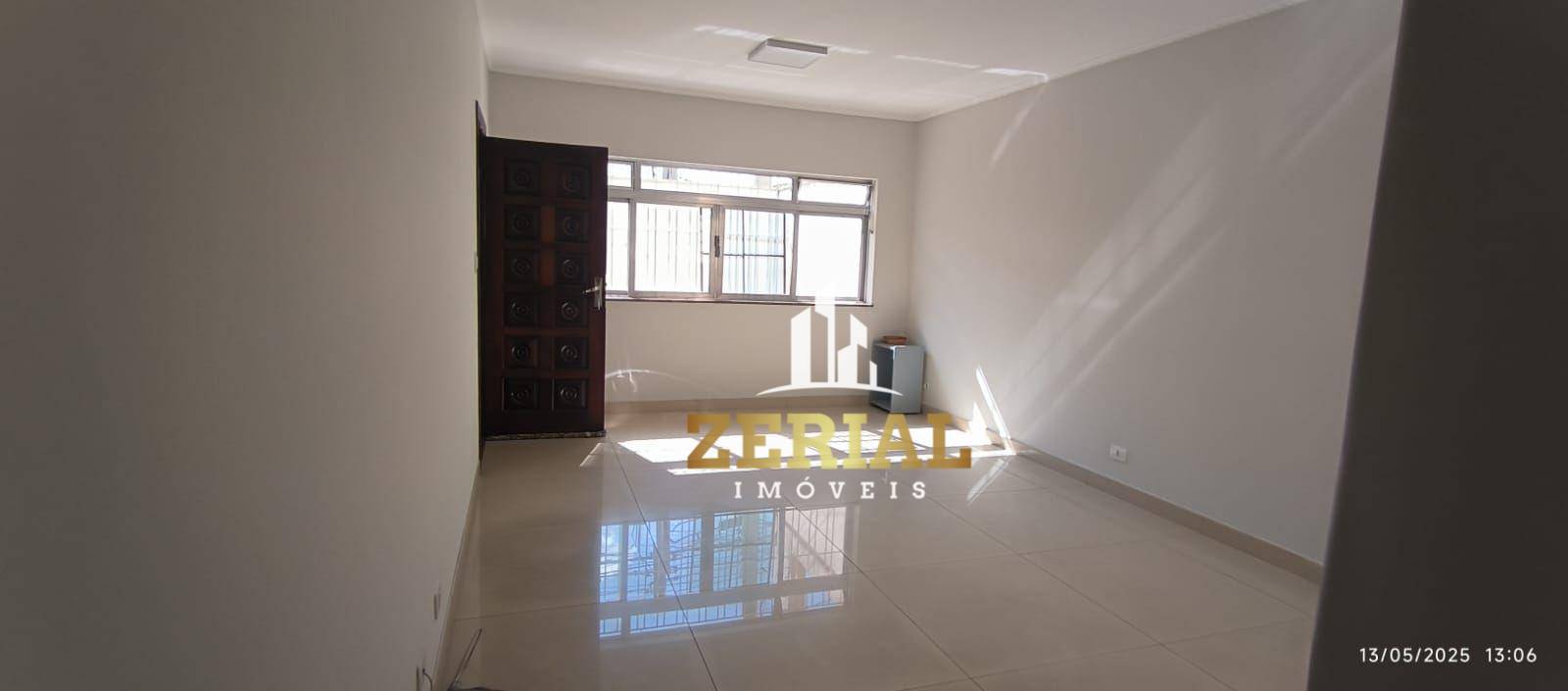 Casa para alugar com 4 quartos, 290m² - Foto 2