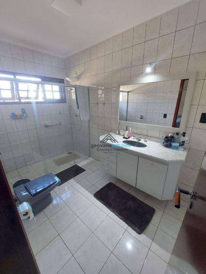 Casa de Condomínio para alugar com 5 quartos, 438m² - Foto 12