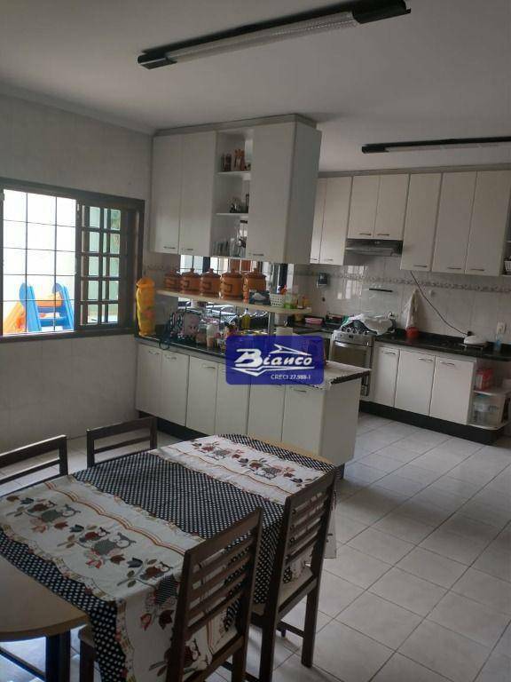 Sobrado à venda com 4 quartos, 208m² - Foto 3