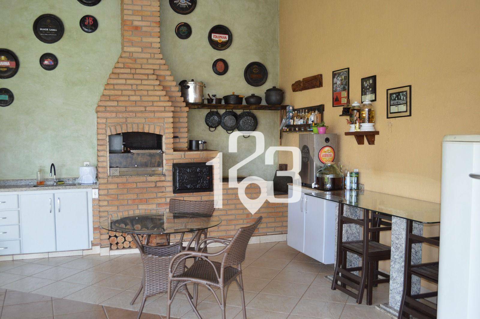 Casa à venda com 3 quartos, 250m² - Foto 3