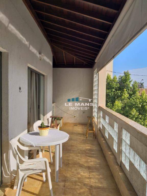 Casa à venda com 3 quartos, 226m² - Foto 6