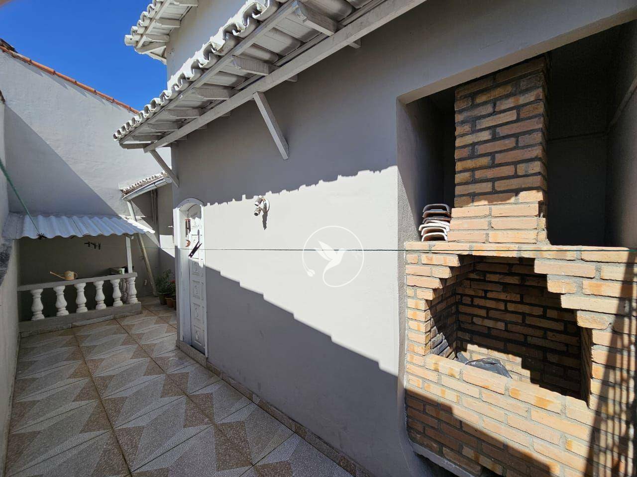 Casa à venda com 3 quartos, 119m² - Foto 2