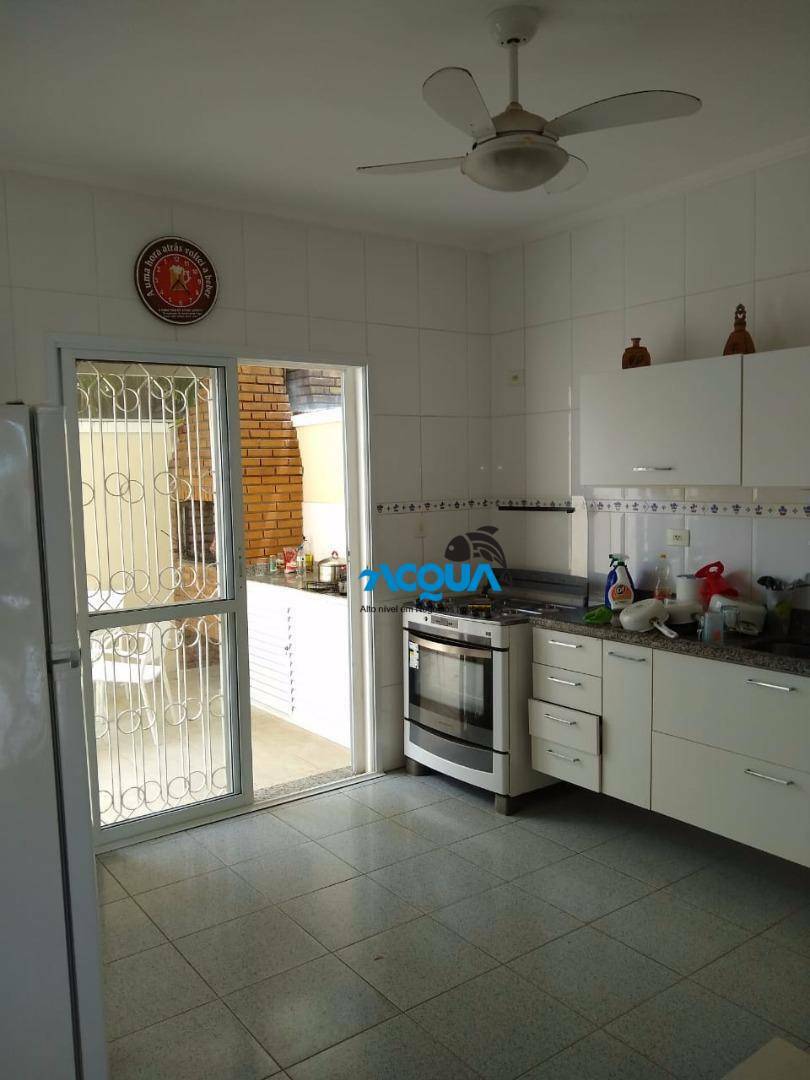 Sobrado à venda com 4 quartos, 181m² - Foto 3