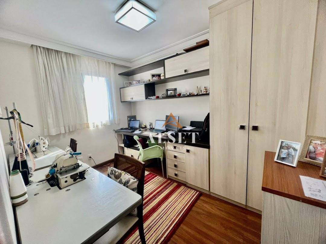 Apartamento à venda com 3 quartos, 113m² - Foto 13